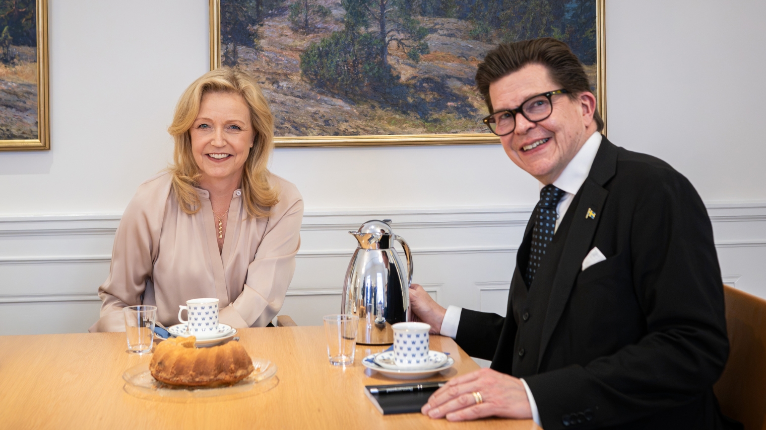 Sweden's Centrist Government Dream Collapses - Ball Back to Kristersson?